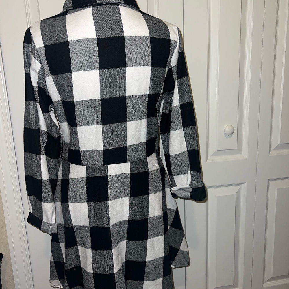 Black and White Plaid Dress - Picture 2 of 4